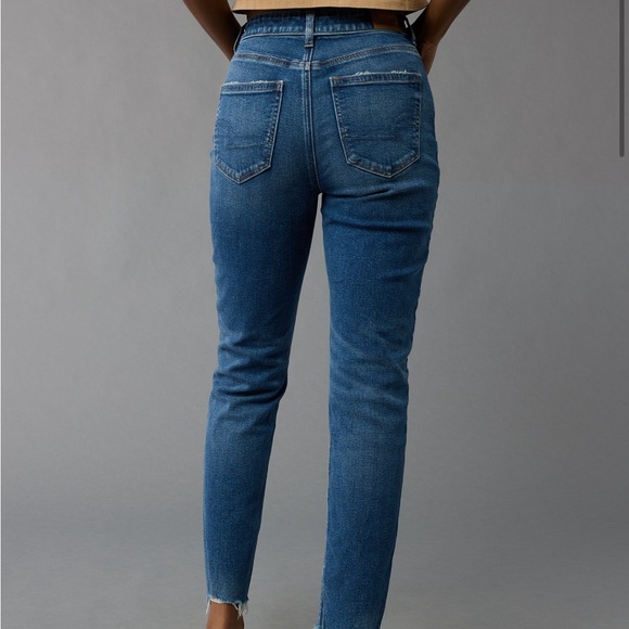 American Eagle Super High Rise Strigid Mom Jean - Picture 2 of 8